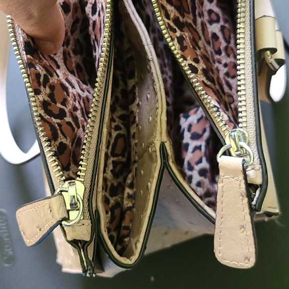 G BY GUESS Tote Large Purse Shoulder bag NWOT - Picture 15 of 16